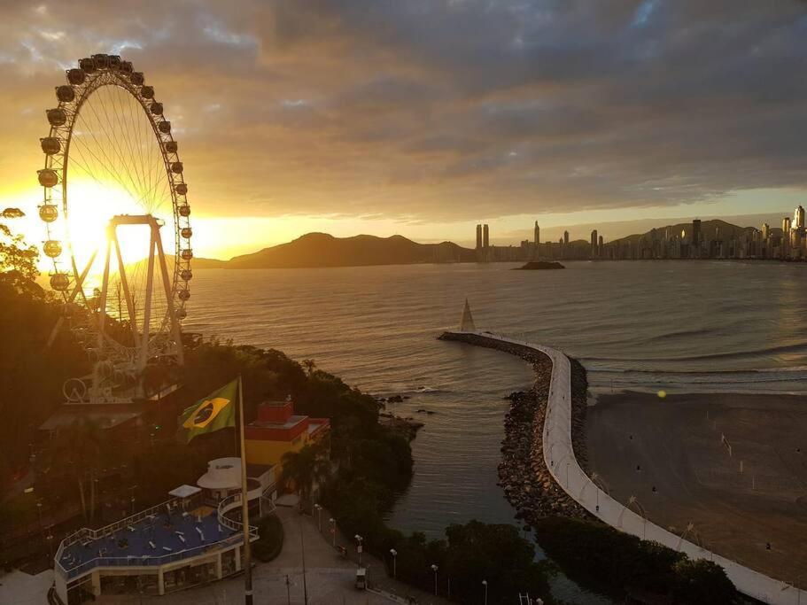 Piscina A Beira-Mar, Tranquilidade E Qualidade No Melhor De Bc Balneário Camboriú Exteriör bild
