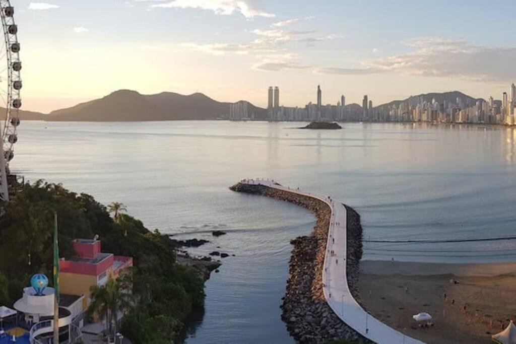 Piscina A Beira-Mar, Tranquilidade E Qualidade No Melhor De Bc Balneário Camboriú Exteriör bild
